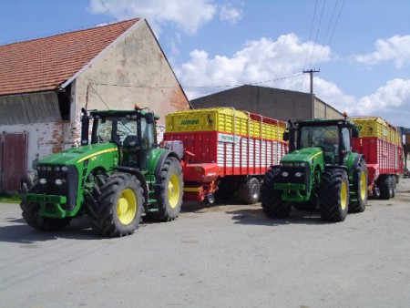 "Poľnohospodárske družstvo"